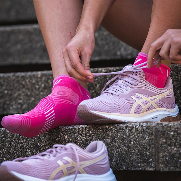 VERSUS RUNNING SOCKS PINK HIDDEN