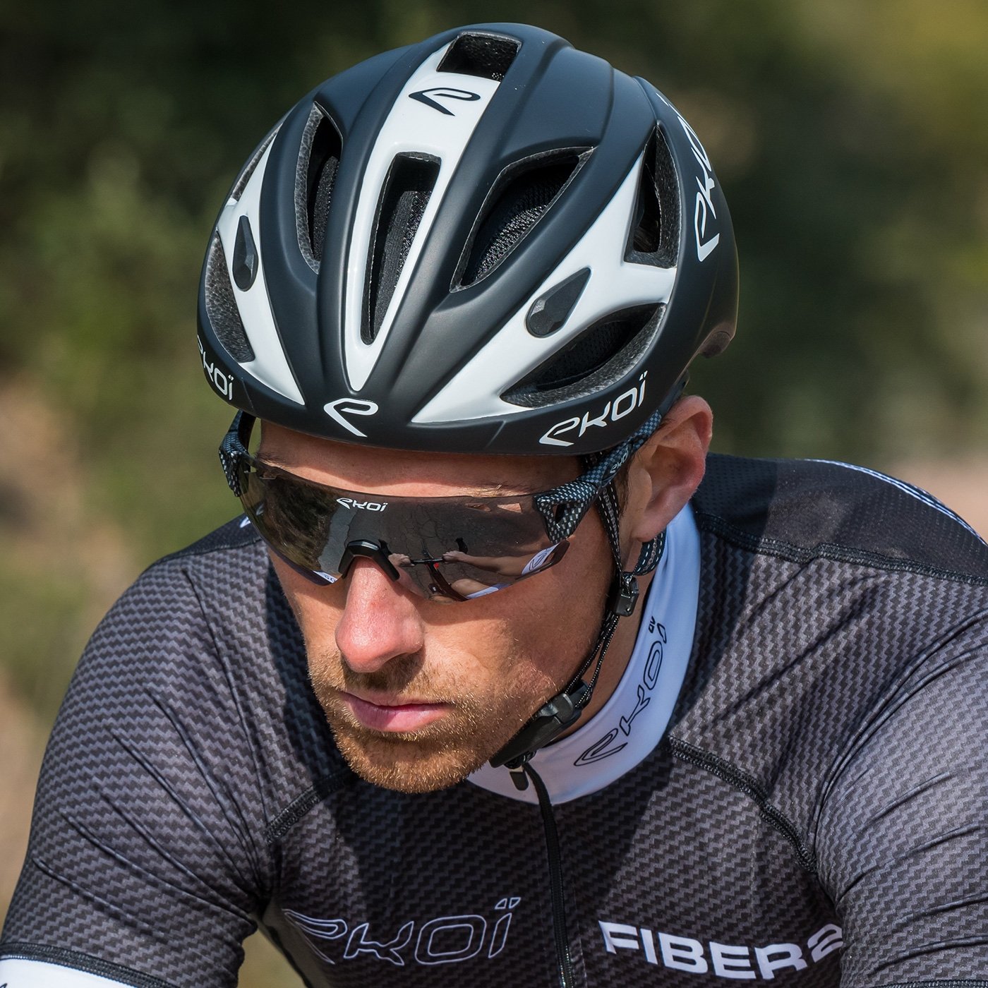 EKOI AR13 BLACK WHITE HELMET